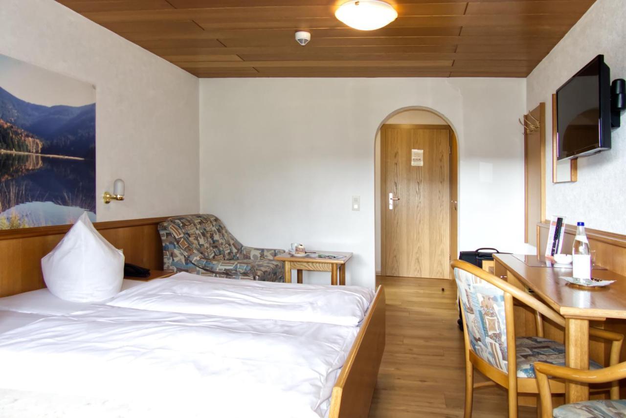 Garnihotel Zur Linde - Bayerischer Wald - Aktivcard Mit 154 Kostenfreien Leistungen - Kostenloser Parkplatz Lohberg Exterior photo