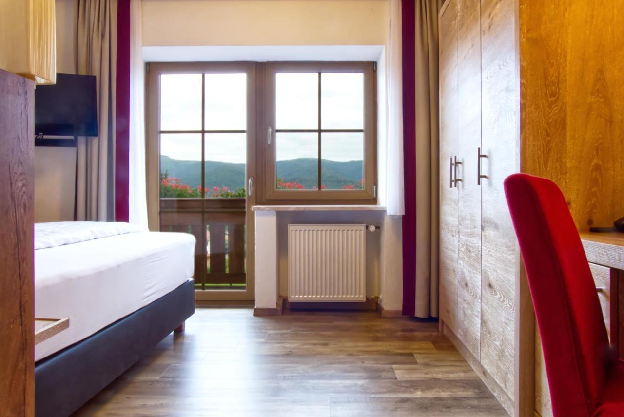 Garnihotel Zur Linde - Bayerischer Wald - Aktivcard Mit 154 Kostenfreien Leistungen - Kostenloser Parkplatz Lohberg Exterior photo