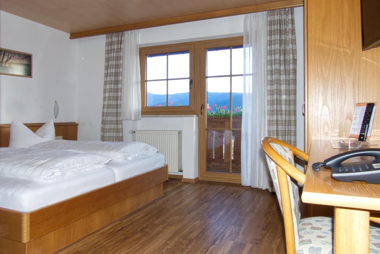 Garnihotel Zur Linde - Bayerischer Wald - Aktivcard Mit 154 Kostenfreien Leistungen - Kostenloser Parkplatz Lohberg Exterior photo